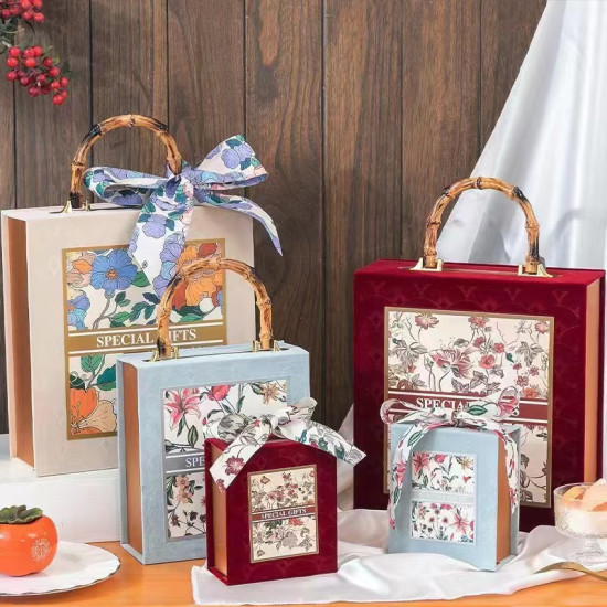 تصميم وتجهيز علب هدايا فاخرة لحفلات الزفاف والمناسبات